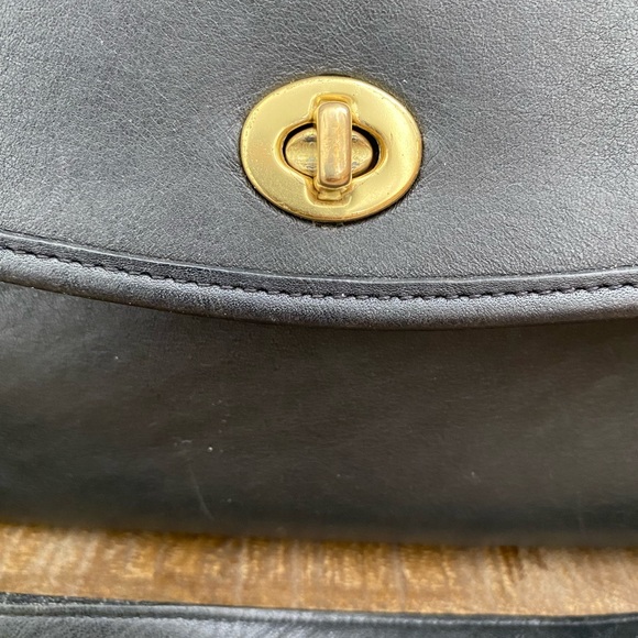 SOLD | Vintage Coach | Manor Bag - Picture 4 of 12